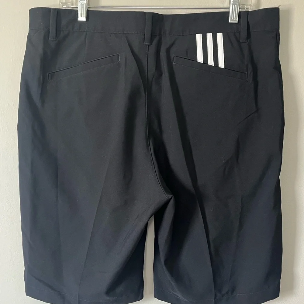 Adidas Golf Shorts Men's Size 36 Regular fit Black 3 Stripe Stretch Inseam 10 in